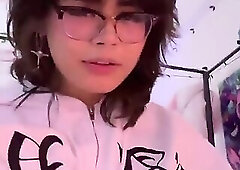 asian white sweater mast