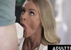 Hawt Doctor Sucks Off Her Nasty Patient