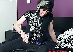 Wanking twink with makeup and piercings loves solo action