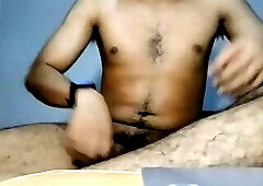 Mexicano se masturba en su cuarto