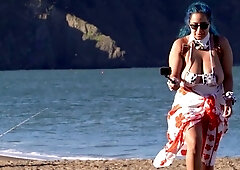 Hot amateur shakes her big boobs