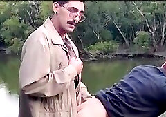 WE REBEAT 3 VITAMINS IN THE MILITARY'S ASS