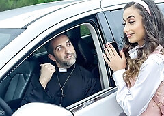 Adorable hottie Scarlett Page penetrated in the doggy style