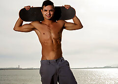 Mateo showing you his fit body while masturbating