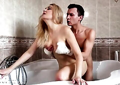 MOMxxx Golden-haired Russian mother I'd like to fuck Dayna Ice bath sex and oral job with slim lover