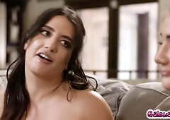 Sarah Arabics friend Arabelle Raphael has just become a bicycle courier Wen she sees Arabelle in a form fitting cycling outfit she is struck by newfou