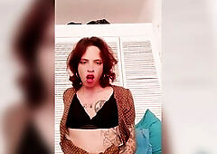 Linda transexual se masturba en la cámara