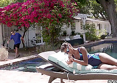 Daizy Cooper pokes with swimming tutor