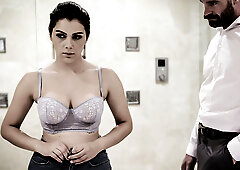 Italian maid gets ravaged by a conceited client