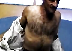 Mature hairy arab dude having his solo show