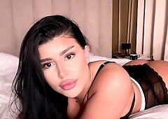 Love Chat Big Boobs Brunette Masturbating For Cam