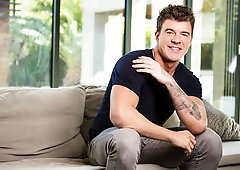 Muscular studs fucking their holes in a wild threesome