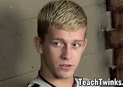 Super-Cute bottom humped xxx in classroom