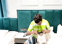 Apni Malkin Ke Ghar Hi Ghr Me Chori Krte Krte Malkin Ko Kutta Bnake Choda