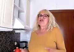 La Mature Fina And Her Huge Tits Are A Gift!