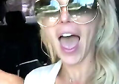 Road car blowjob with cum eating.