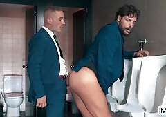 Samuel Hodecker And Apolo Adrii - Gets Fucked By In The Bathroom And Gets Covered In Cum