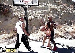BANGBROS - Hot mother I'd like to fuck Lisa Ann Plays Basketball With And Takes BBC From Rico Rock Hard & Prince Yahshua