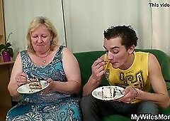 Wife sees huge m. in law rides his cock