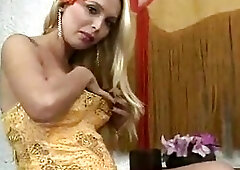 Gorgeous blond ts with beautiful ass solo