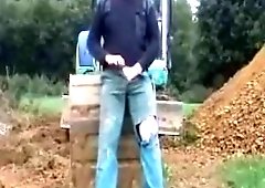 HAWT teasing in briefs & cocks (include make water & cum )