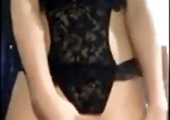 Akward cutie shows off 5