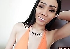 Guy Fucks Bareback Ladyboy Swan