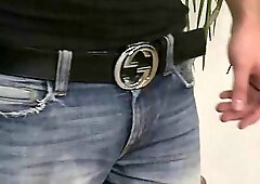 Stright delivery guy fucks gay customer