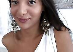 Tempting shemale Sunshyne Monroe jizzes