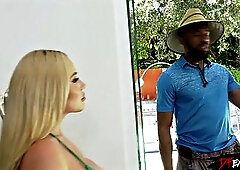 Savannah Bonds Incredible Big Cock Blowjob