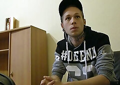 Dude happily blasted in the butt prior to a facial