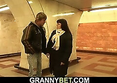 Young guy hooks up big boobs mommy in metro