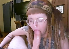 Amateur hands free close up blowjob