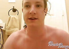 Sunburned Transgirl Sucks 8-Inch Sex toy