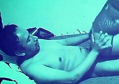 “Femboy complaciente que se somete con calma: gemidos contenidos y entrega absoluta”