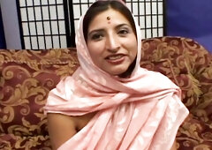 Sexy Hijab blowjob dual meat Fucking 3some