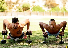 Inked hottie Brysen cums on Chris' black booty