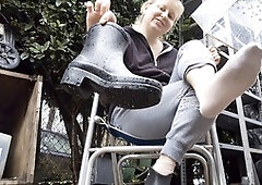 Outdoor, foot worship
