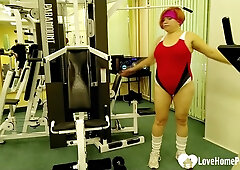 Mature at the gym fucks the instructor