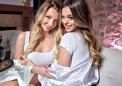 Awesome hotties Riley Star and Molly Little enjoy masturbation