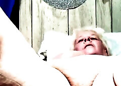 Just a Chunk of Her Cumcake See Those Gigantic Thighes Jiggle
