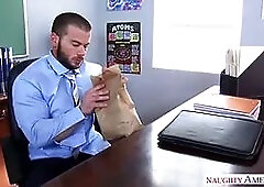 Sexy College Student Offers Her Pussy for Extra Credit!