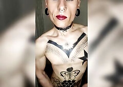 Hawt tanned body with music in action