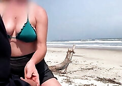 The vacationers were indignant, but this babe continued to wank until I came.