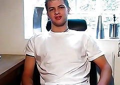 Adorable UK gay amateur jerks off solo