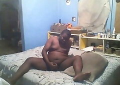 Fat black cub, fat guy, fat guy toilet