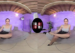 Gorgeous Stunner Chiara Relaxes On The Bed After A Stressful Day; VR Foot Fetish Video