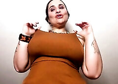 PIEDI PICCOLI TETTE GRANDI