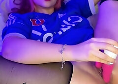 Sexy solo redhead enjoying close up pussy toying