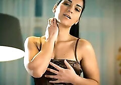 Italian babe Moona Snake nailed deep and hard